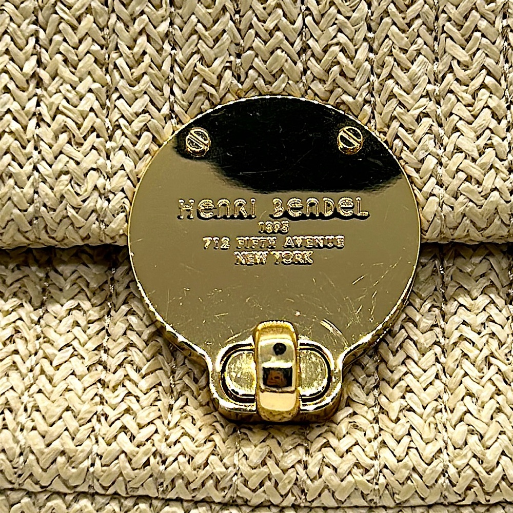 Henri Bendel Beautiful Authentic Beige and Gold Chain Satchel Purse Bag 👜👜 - Picture 3 of 7